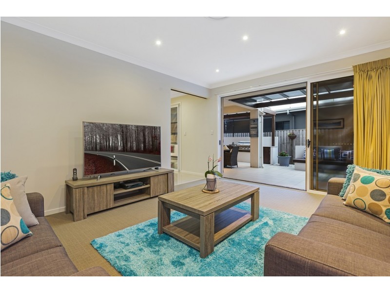 48 Williams Crescent, North Lakes QLD 4509