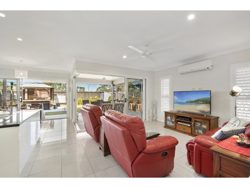 34 Dickson Crescent, North Lakes QLD 4509