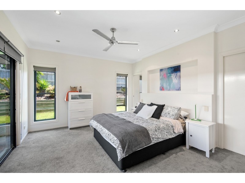 5 Foambark Street, North Lakes QLD 4509