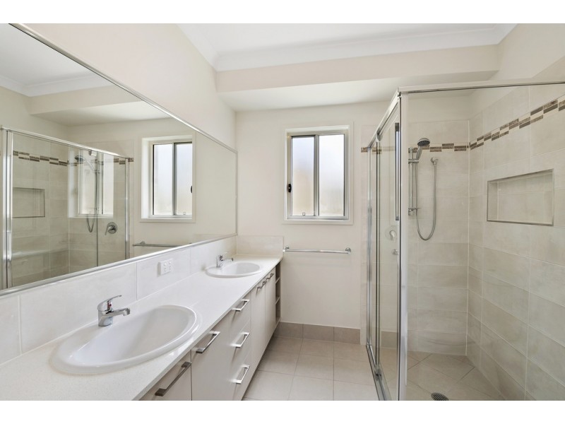 77 Attenborough Circuit, North Lakes QLD 4509