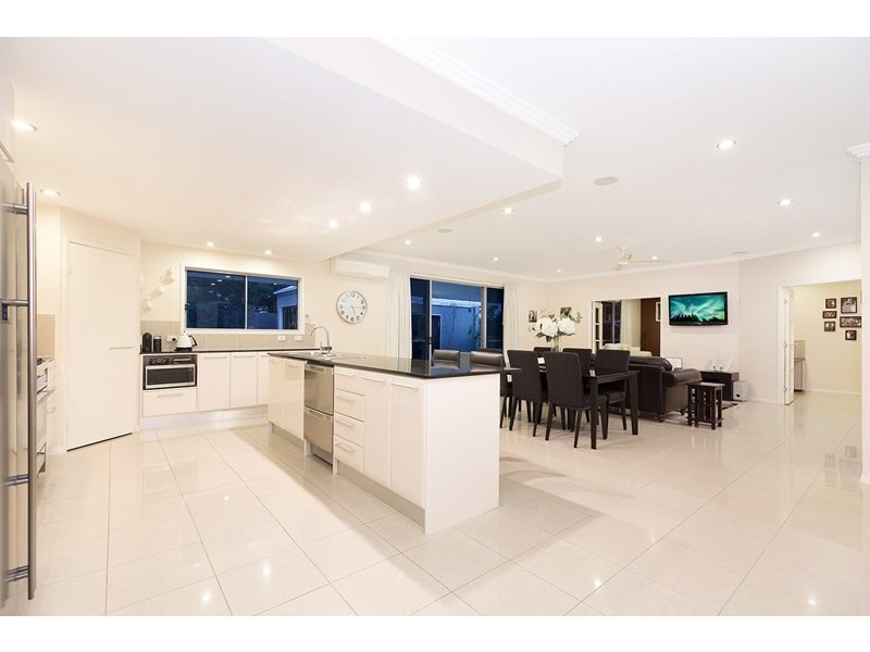 1 Brumby Parade, North Lakes QLD 4509
