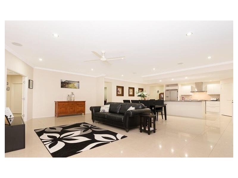 1 Brumby Parade, North Lakes QLD 4509