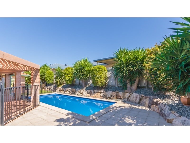 25 Cooksland Crescent, North Lakes QLD 4509