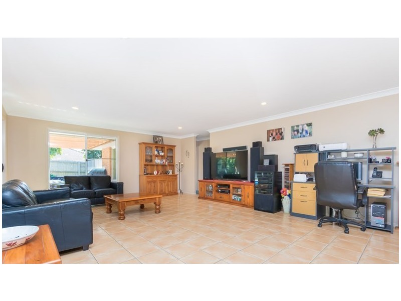 25 Cooksland Crescent, North Lakes QLD 4509