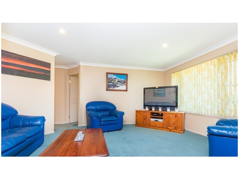 25 Cooksland Crescent, North Lakes QLD 4509