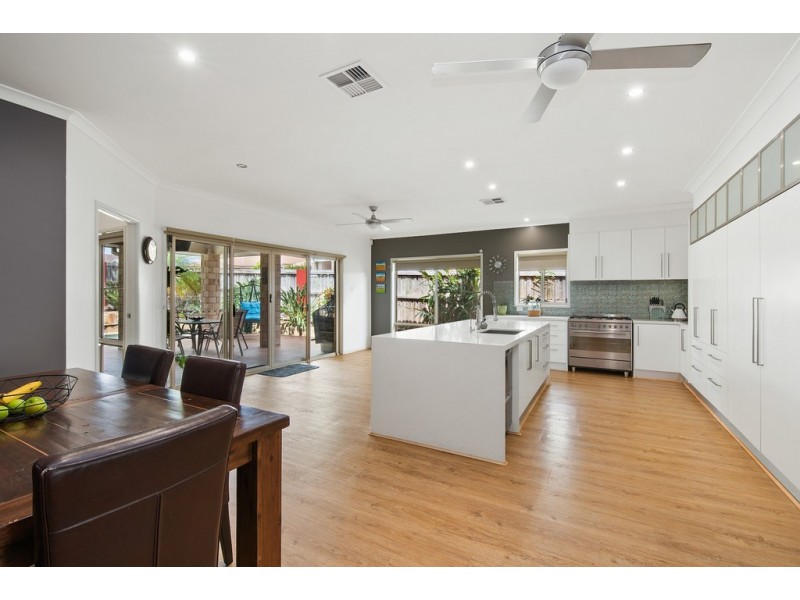 8 Wallaroo Circuit, North Lakes QLD 4509