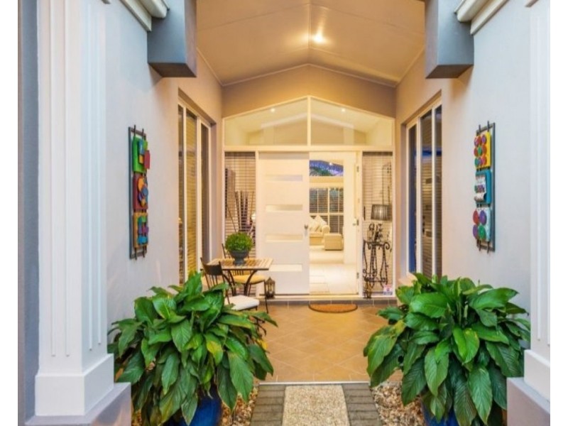 18 Thomson Close, North Lakes QLD 4509