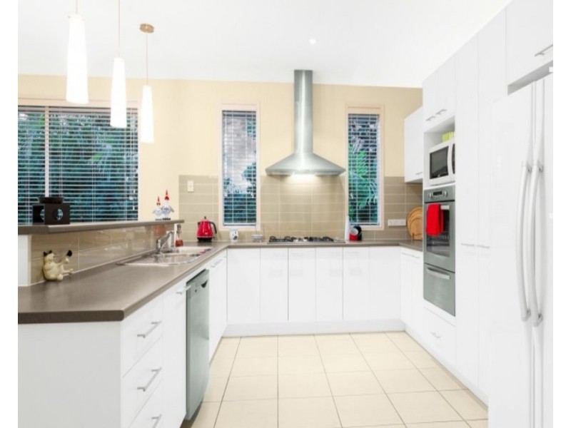 18 Thomson Close, North Lakes QLD 4509