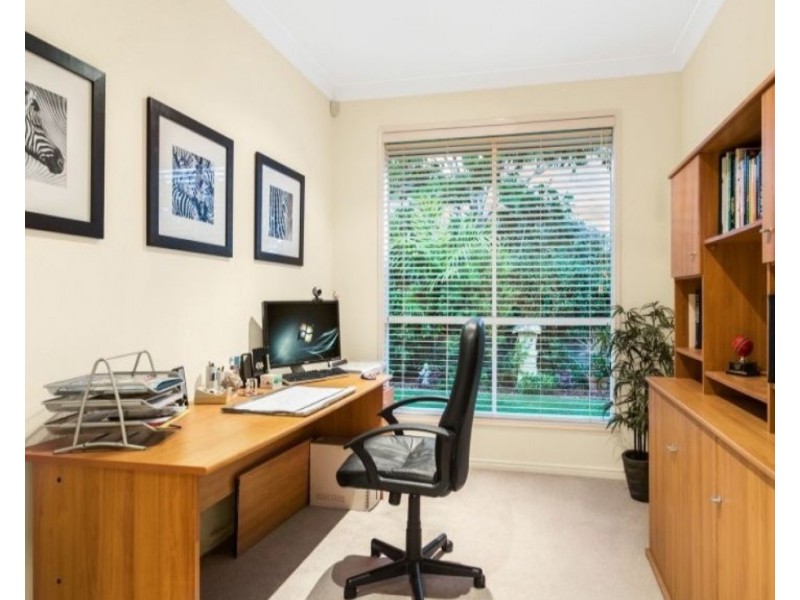 18 Thomson Close, North Lakes QLD 4509