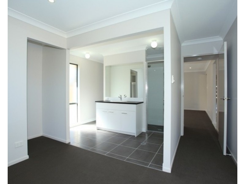 3 Bellenden Street, North Lakes QLD 4509