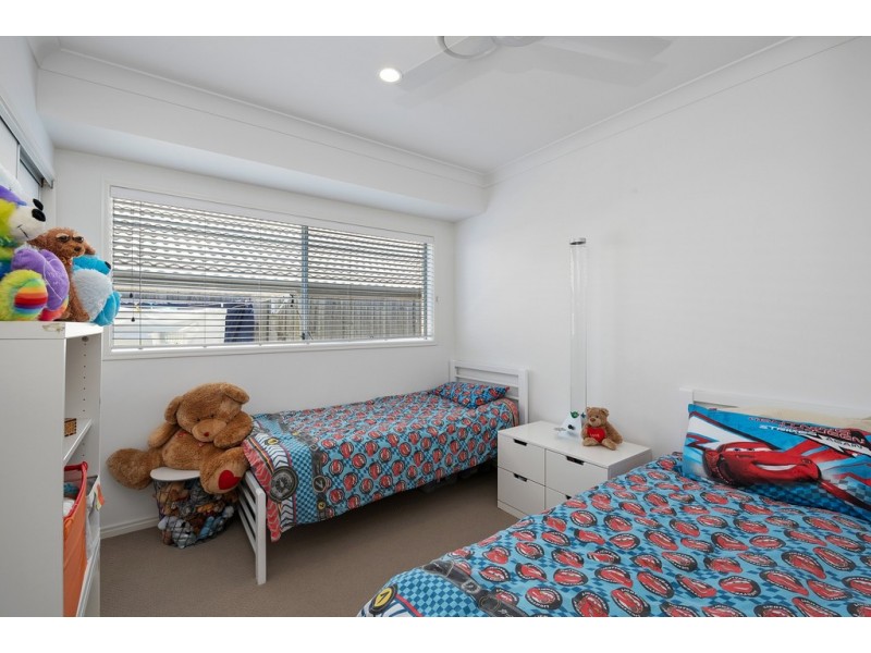 92 Mackintosh Drive, North Lakes QLD 4509