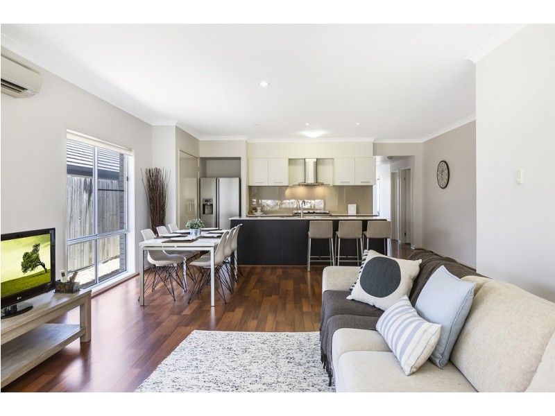 129 Mackintosh Drive, North Lakes QLD 4509