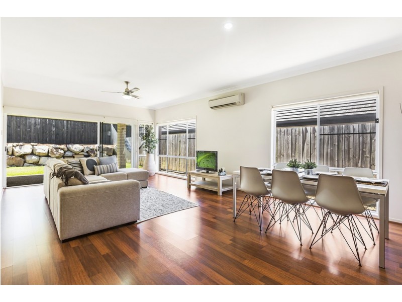 129 Mackintosh Drive, North Lakes QLD 4509