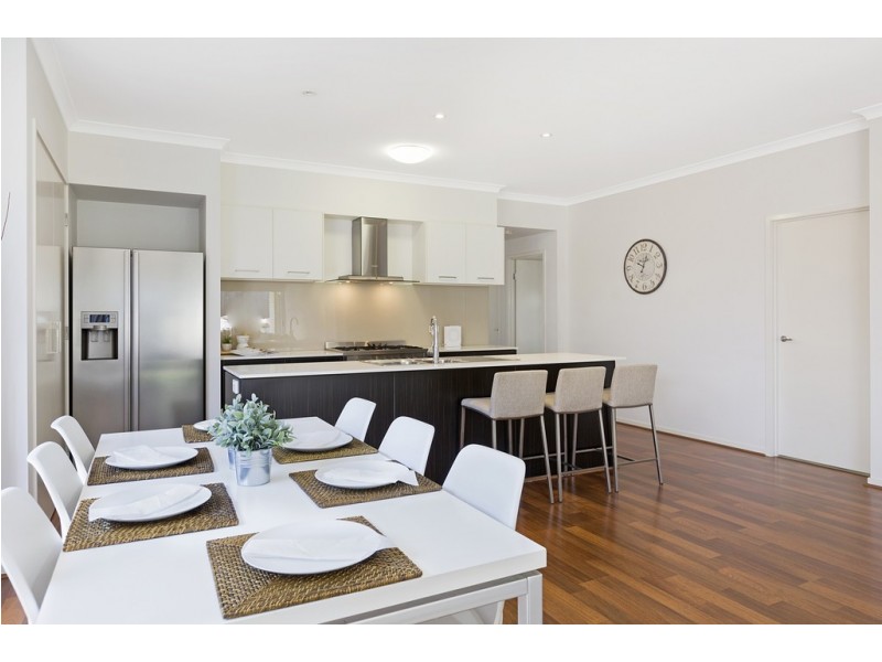 129 Mackintosh Drive, North Lakes QLD 4509