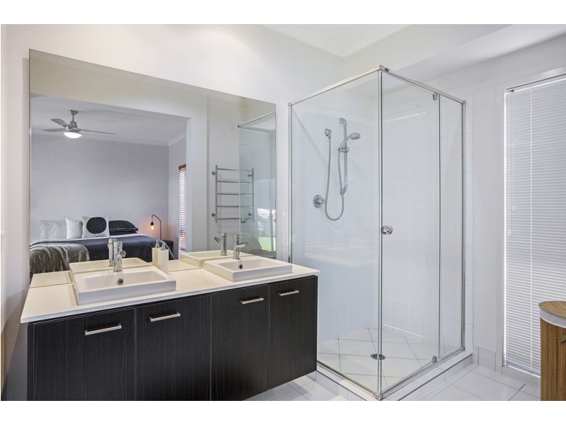 129 Mackintosh Drive, North Lakes QLD 4509