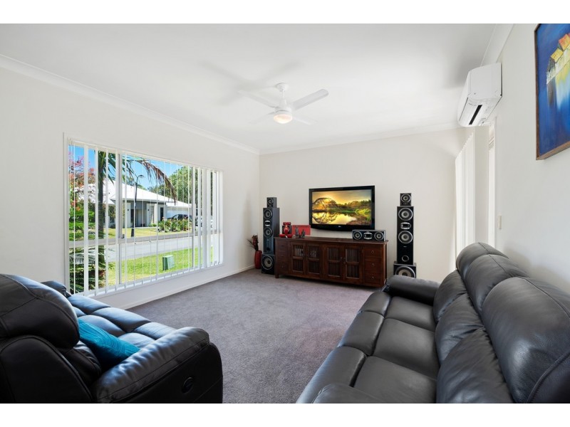 5 Silkyoak Court, North Lakes QLD 4509