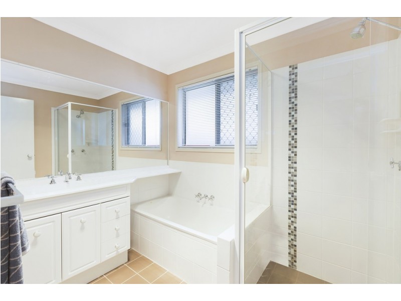 30 Whitfield Crescent, North Lakes QLD 4509