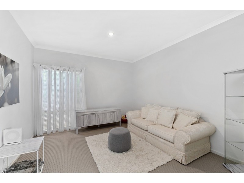 10 Highcliff Crescent, North Lakes QLD 4509