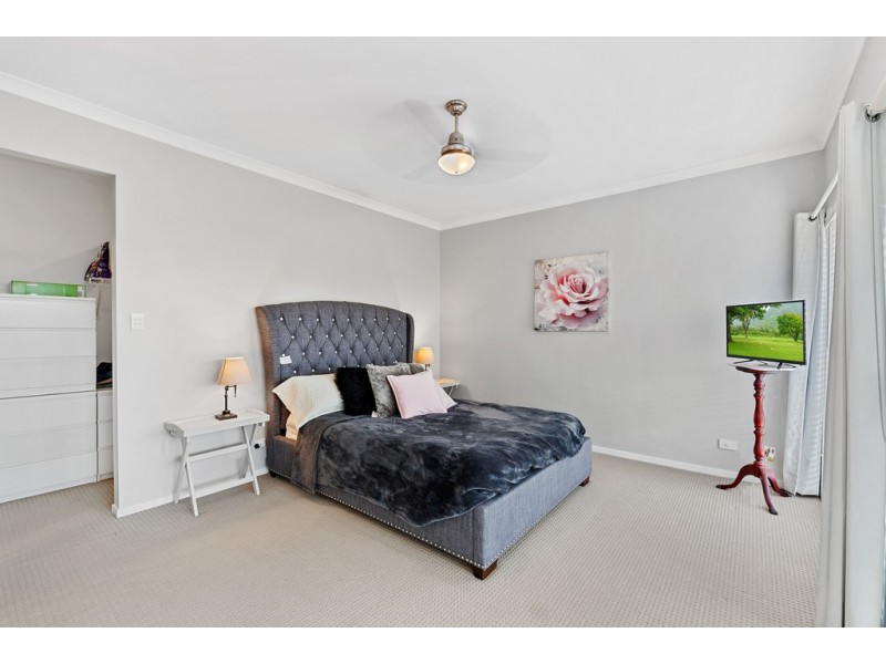 10 Highcliff Crescent, North Lakes QLD 4509