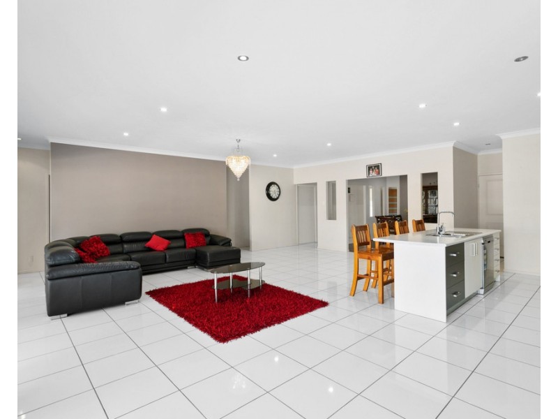 35 Echidna Parade, North Lakes QLD 4509