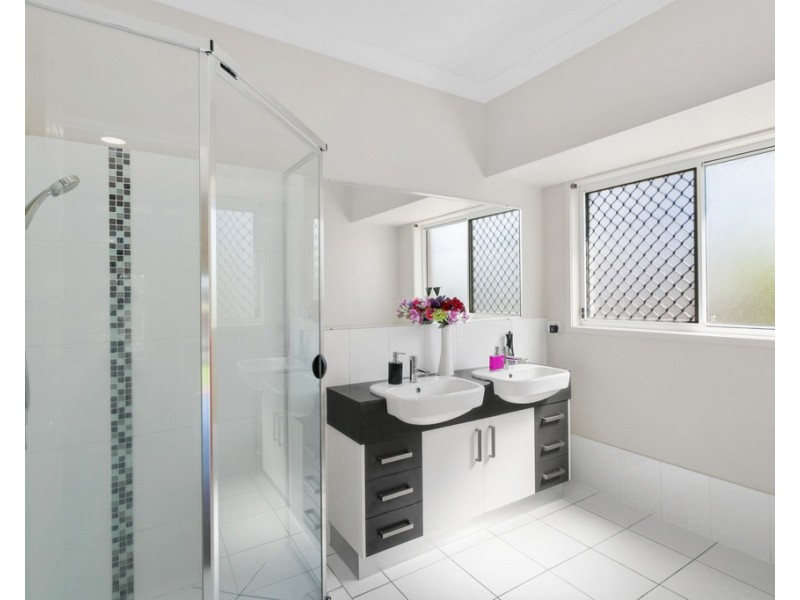 35 Echidna Parade, North Lakes QLD 4509