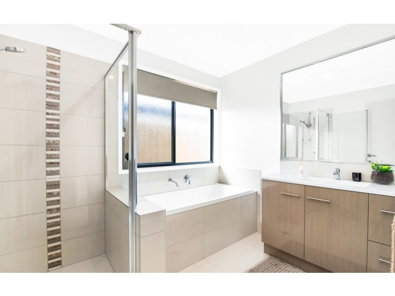 4 Attenborough Circuit, North Lakes QLD 4509