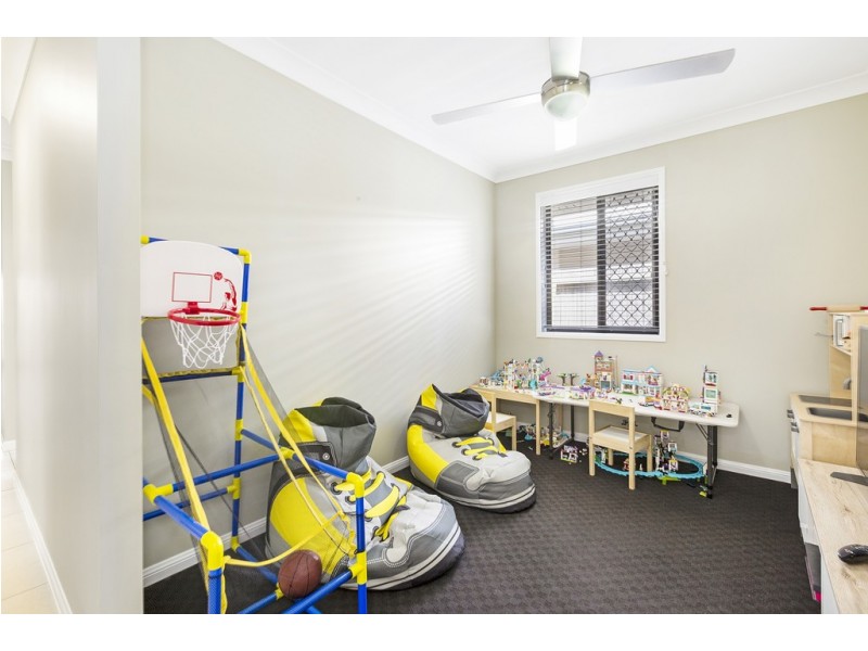 16 Troon Street, North Lakes QLD 4509