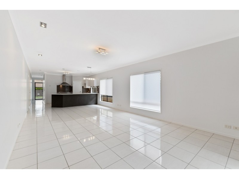 19 Dusky Street, North Lakes QLD 4509