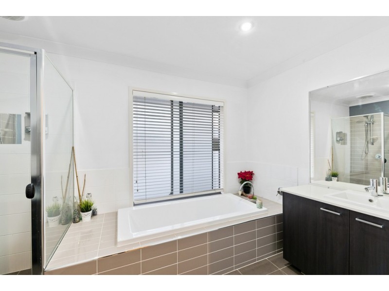 8 Faldo Court, North Lakes QLD 4509