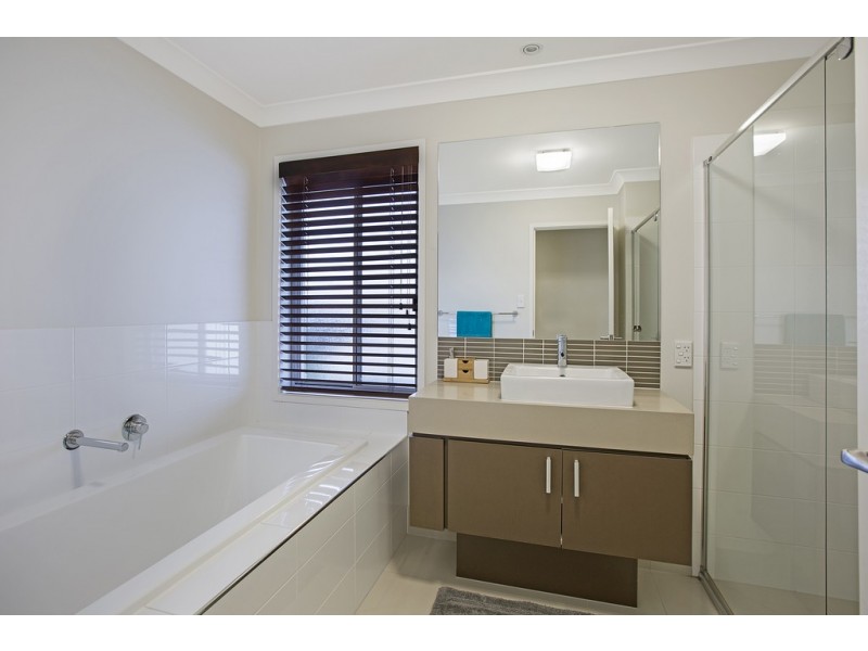 48 Williams Crescent, North Lakes QLD 4509
