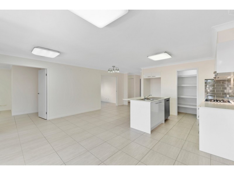4 Innes Street, North Lakes QLD 4509