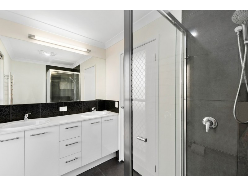 4 Innes Street, North Lakes QLD 4509