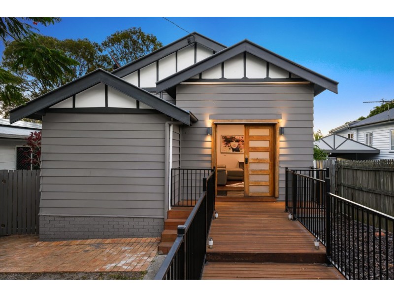 169 Scarborough Road, Redcliffe QLD 4020