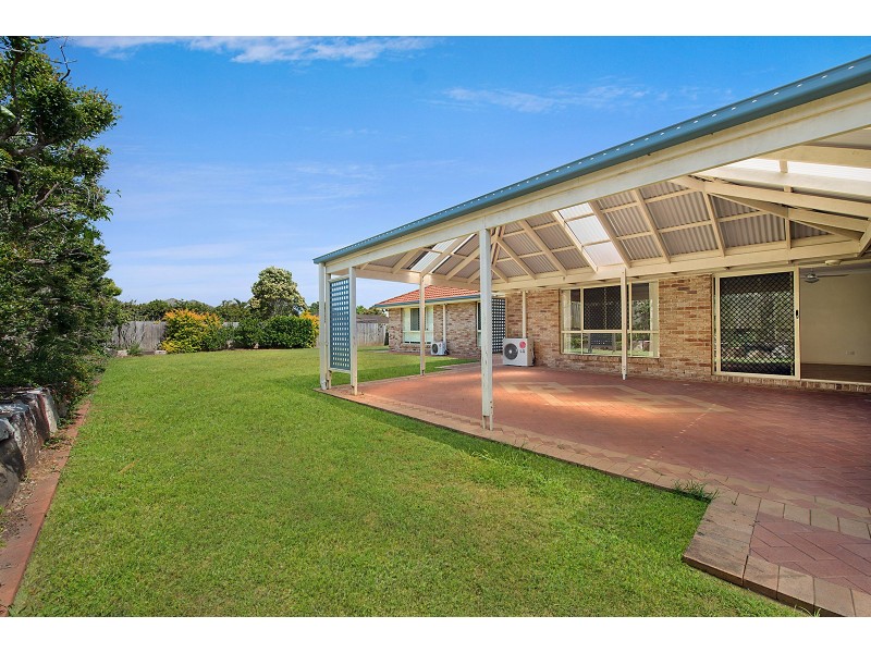 8 Chilton Crescent, North Lakes QLD 4509