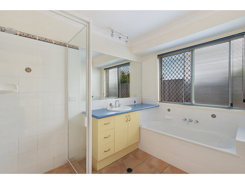 8 Chilton Crescent, North Lakes QLD 4509