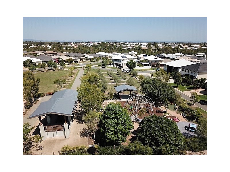 16 Woodward Crescent, North Lakes QLD 4509