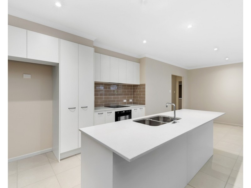 52 Attenborough Circuit, North Lakes QLD 4509