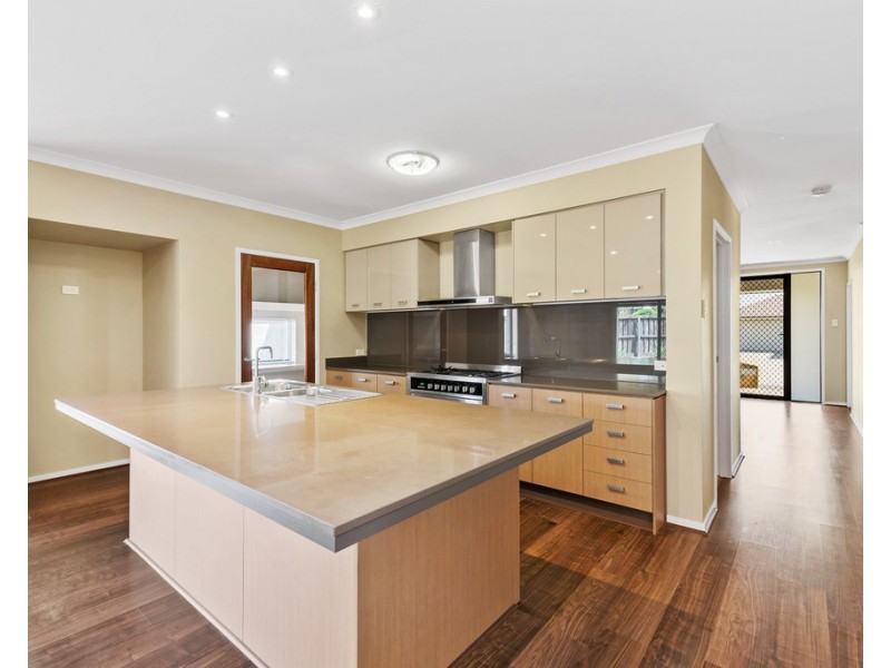 34 Livingstone Court, North Lakes QLD 4509