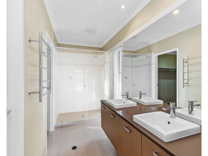 34 Livingstone Court, North Lakes QLD 4509