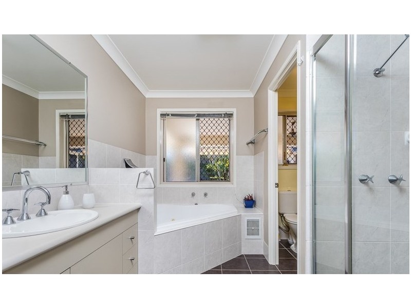 5 Dotterel Crescent, North Lakes QLD 4509