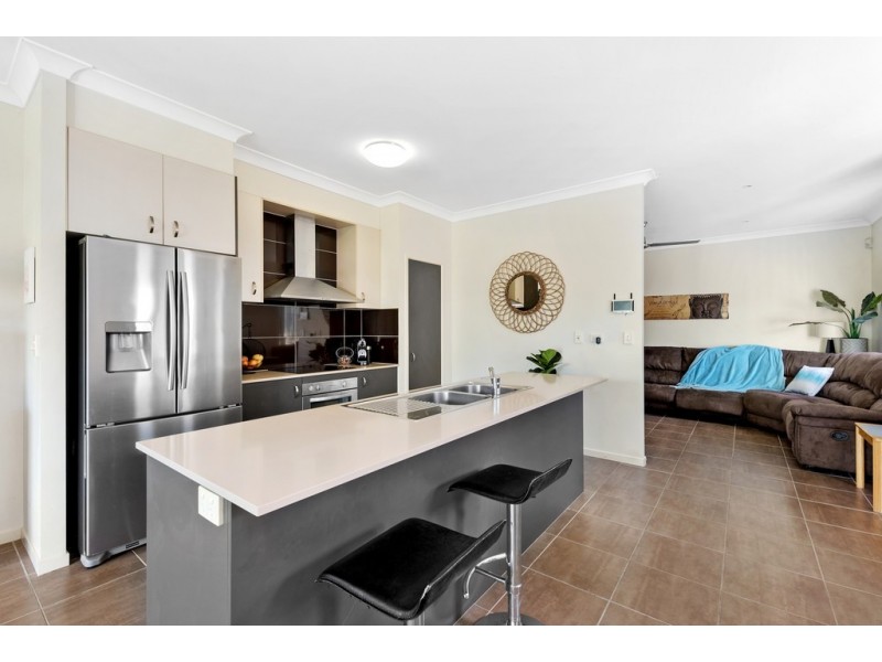 10 Eaton Close, North Lakes QLD 4509