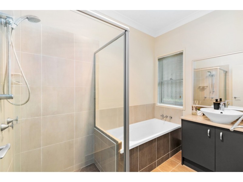 10 Eaton Close, North Lakes QLD 4509