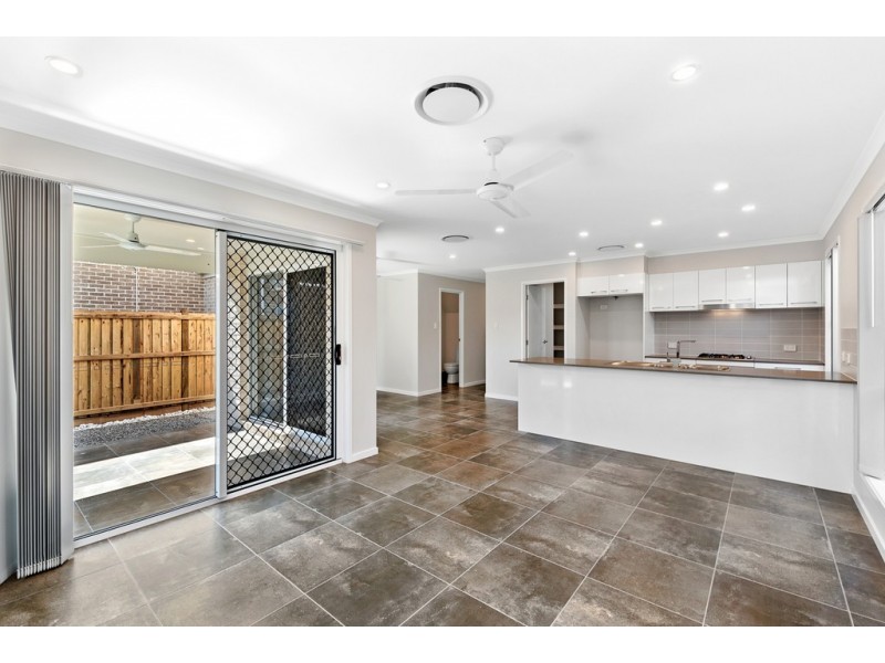 203 Spinnaker Blvd, Newport QLD 4020