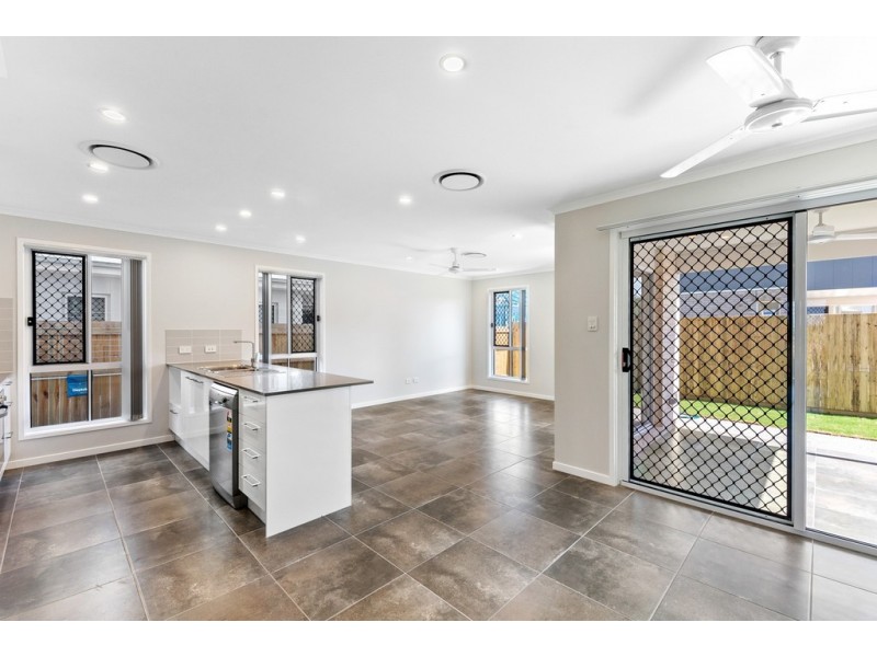 203 Spinnaker Blvd, Newport QLD 4020