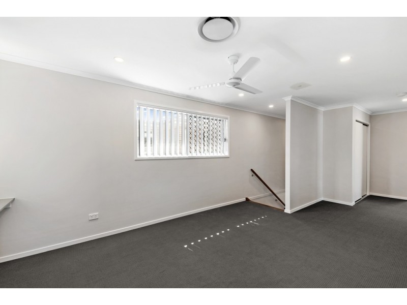 203 Spinnaker Blvd, Newport QLD 4020