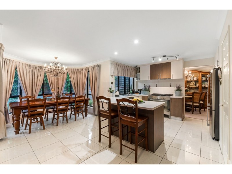 1 Dotterel Crescent, North Lakes QLD 4509