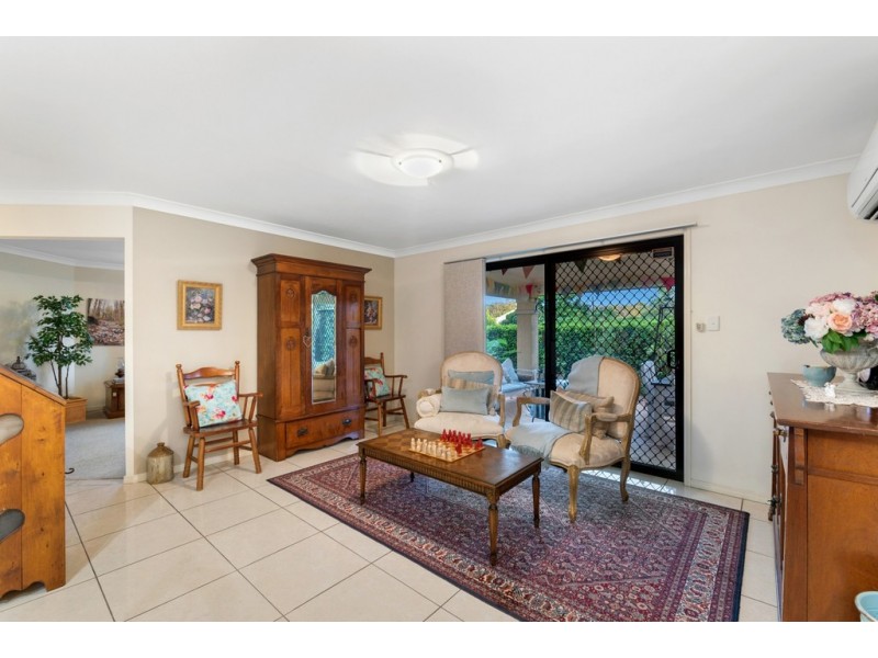 1 Dotterel Crescent, North Lakes QLD 4509