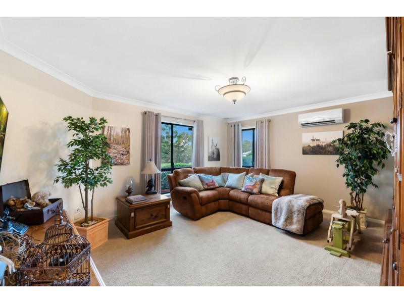 1 Dotterel Crescent, North Lakes QLD 4509