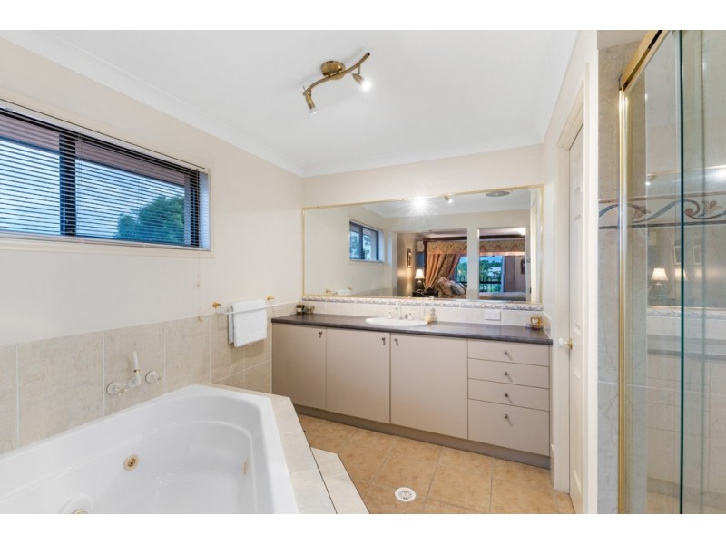 1 Dotterel Crescent, North Lakes QLD 4509