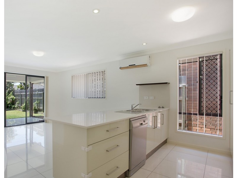 16 Kingdom Circuit, North Lakes QLD 4509
